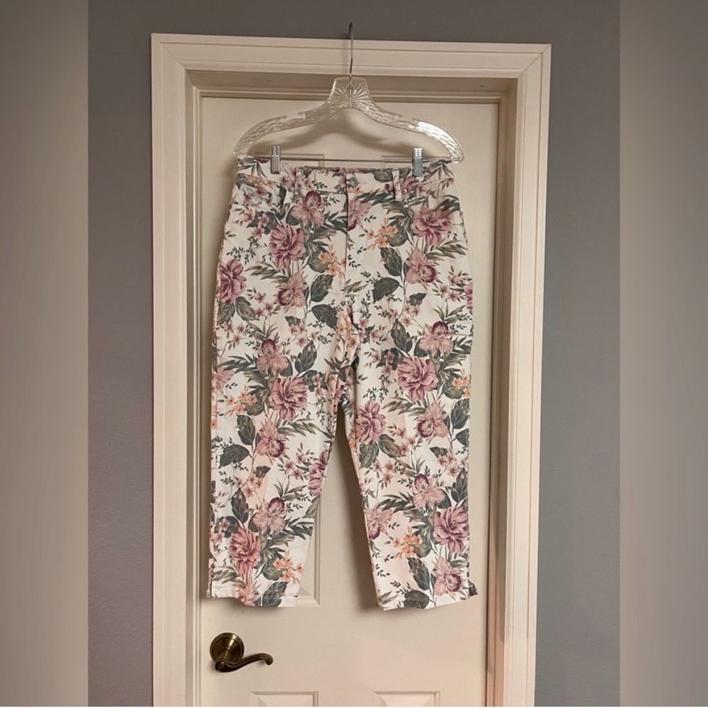 Gloria Vanderbilt Women’s Size 10 Floral Print Cropped Pants